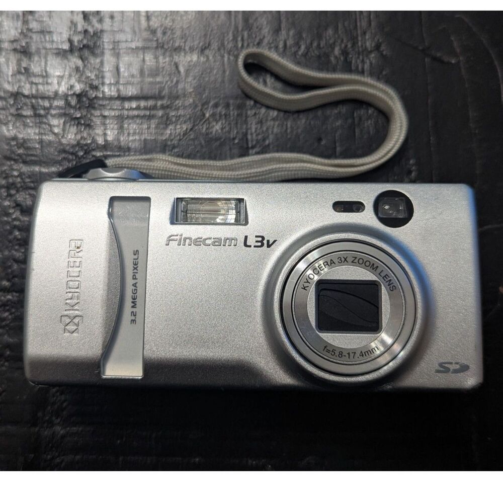 Kyocera Finecam L3v 3.2MP Digital Camera – Silver – For Parts/Repair with Case